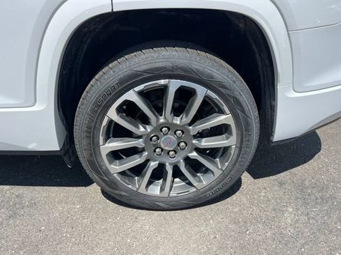 Used 2021 GMC Acadia Denali w/ Denali Ultimate Package AWD/4WD image 9