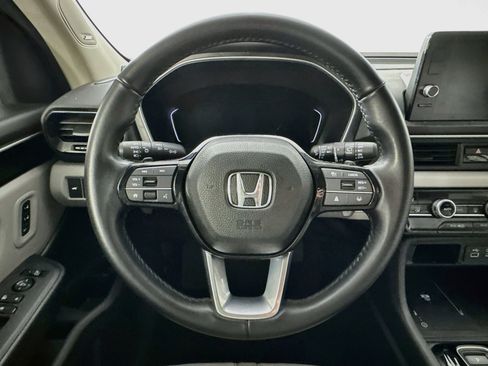 Certified 2024 Honda Pilot Touring image 11