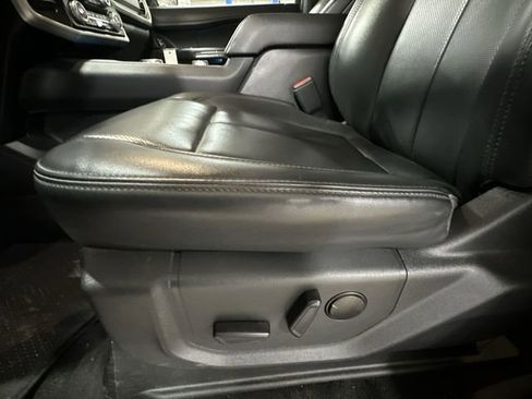 Used 2024 Ford Expedition Max XLT image 18