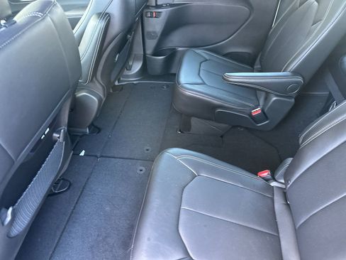 New 2026 Chrysler Pacifica Select AWD/4WD image 12