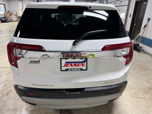 Certified 2023 GMC Acadia SLT w/ Technology Package image 5