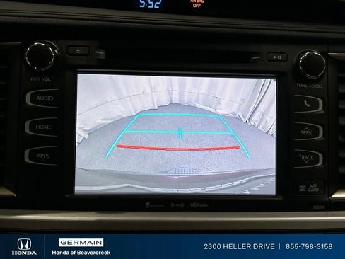 Used 2019 Toyota Highlander XLE AWD/4WD image 23