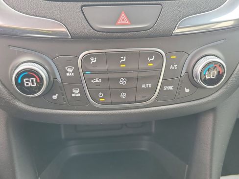 Used 2019 Chevrolet Equinox LT FWD image 31