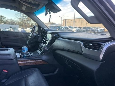 Used 2017 Chevrolet Suburban Premier image 26