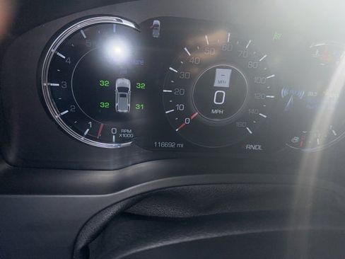 Used 2019 Cadillac Escalade Luxury image 7