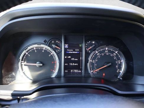 Used 2024 Toyota 4Runner TRD Off-Road AWD/4WD image 15