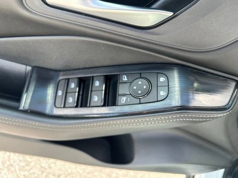 Certified 2025 Nissan Rogue SV AWD/4WD image 19
