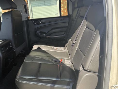 Used 2016 Chevrolet Suburban LT image 9