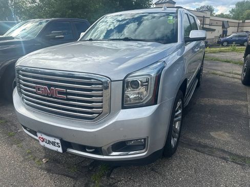 Used 2021 GMC Yukon XL SLT w/ SLT Luxury Package AWD/4WD image 2
