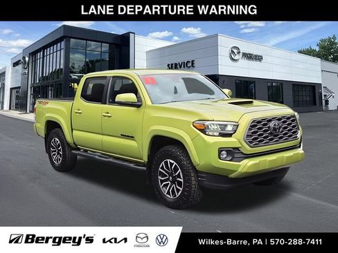 Used 2023 Toyota Tacoma TRD Sport w/ Black Out Package (TMS) AWD/4WD image 5