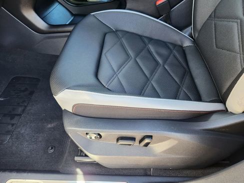 Certified 2025 Volkswagen Atlas Peak Edition SE image 11