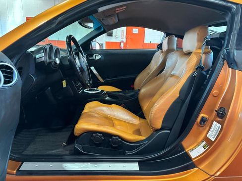 Used 2004 Nissan 350Z Touring w/ Aerodynamics Pkg image 12
