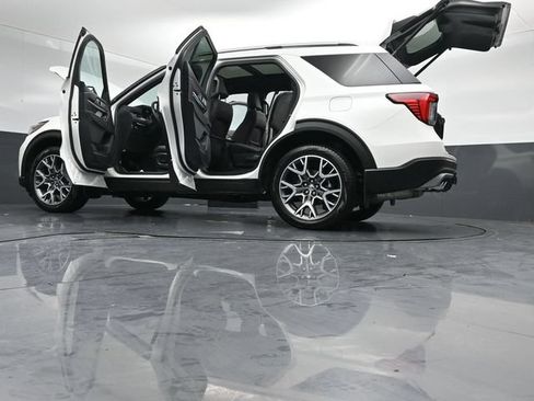 Certified 2025 Ford Explorer Platinum w/ Ultimate Package AWD/4WD image 60
