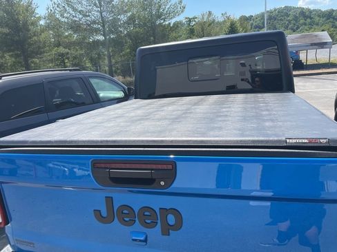 Certified 2021 Jeep Gladiator Sport AWD/4WD image 7