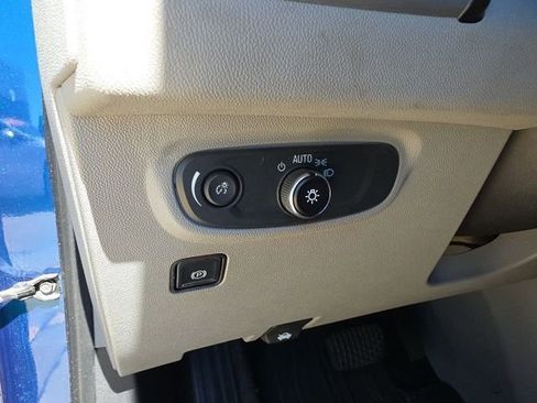 Used 2019 GMC Terrain SLE w/ Driver Convenience Package image 14