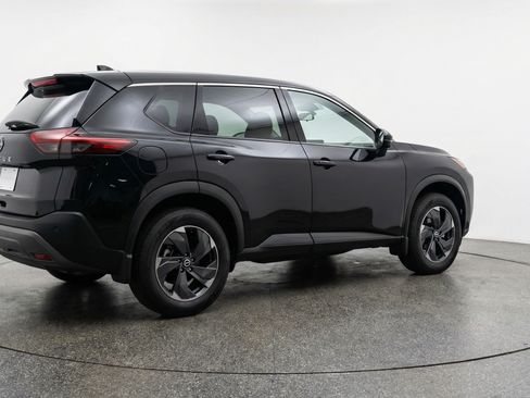 Used 2025 Nissan Rogue SV image 9
