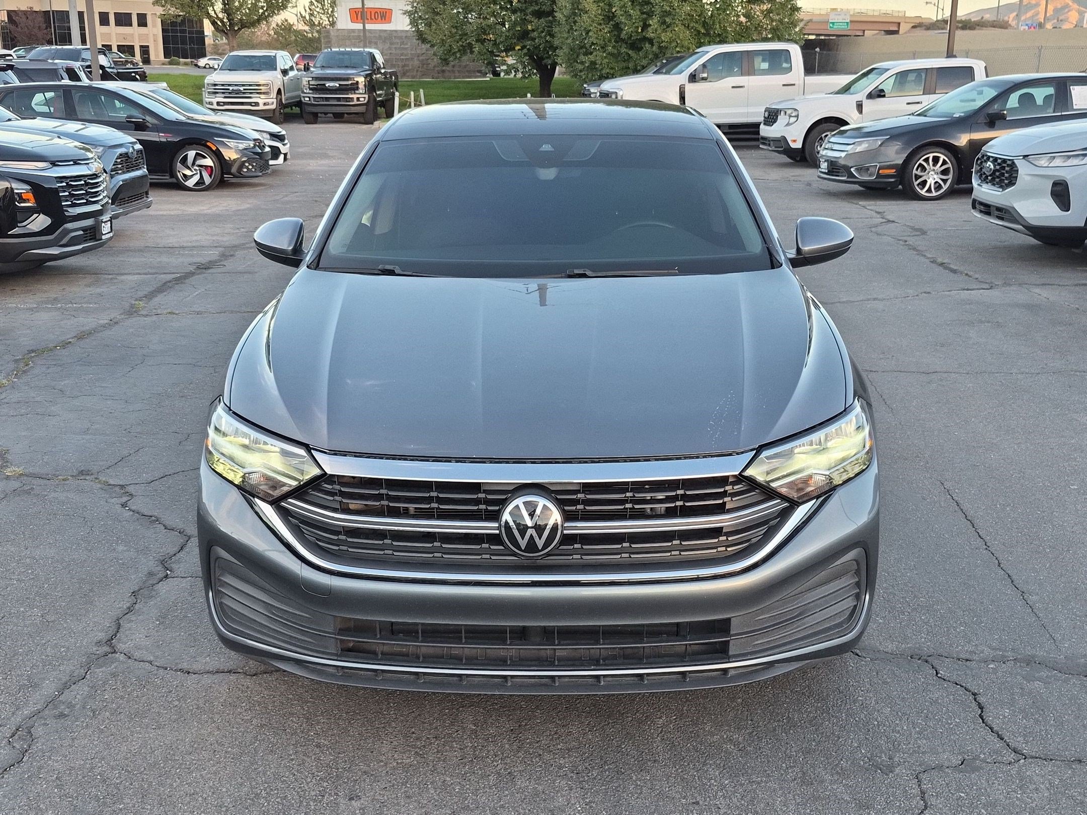 Used 2024 Volkswagen Jetta SE FWD image 12