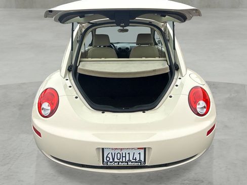 Used 2008 Volkswagen Beetle S FWD image 17