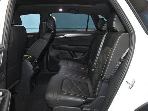 New 2026 Volkswagen Atlas Cross Sport SE AWD/4WD image 16