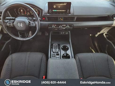 Used 2025 Honda Pilot Sport image 26