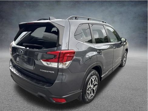 Used 2023 Subaru Forester Premium AWD/4WD image 6