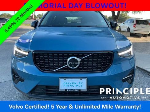 Certified 2025 Volvo XC40 B5 Ultra AWD/4WD image 9