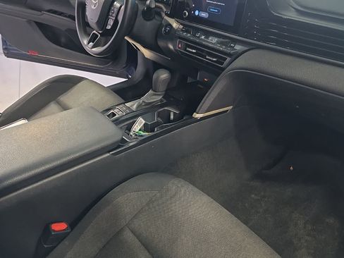 Used 2025 Toyota Camry LE FWD image 17