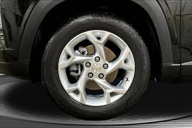 Used 2026 Chevrolet Trax LS w/ LS Convenience Package FWD image 33