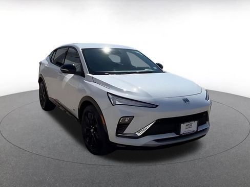 Used 2025 Buick Envista Sport Touring image 3