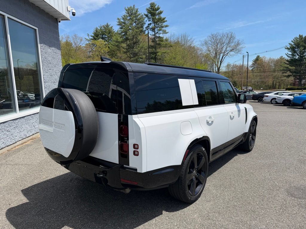 Used 2025 Land Rover Defender 130 X-Dynamic SE AWD/4WD image 7