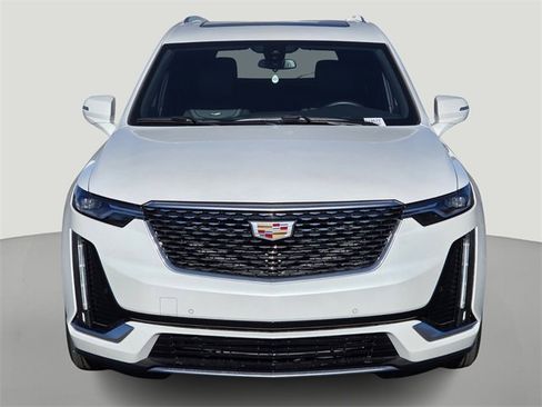 New 2025 Cadillac XT6 Luxury image 5