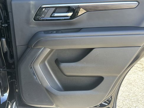 Used 2025 Chevrolet Tahoe LT image 16