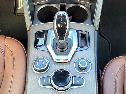 Used 2022 Alfa Romeo Stelvio Ti AWD/4WD image 20