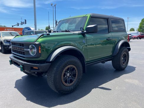 Used 2024 Ford Bronco Black Diamond w/ Sasquatch Package AWD/4WD image 2
