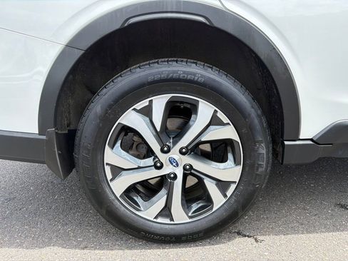 Used 2022 Subaru Outback Touring AWD/4WD image 9