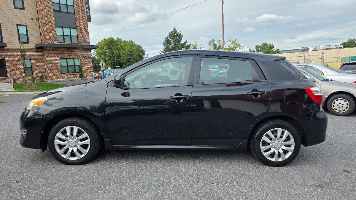 Used 2011 Toyota Matrix FWD image 4