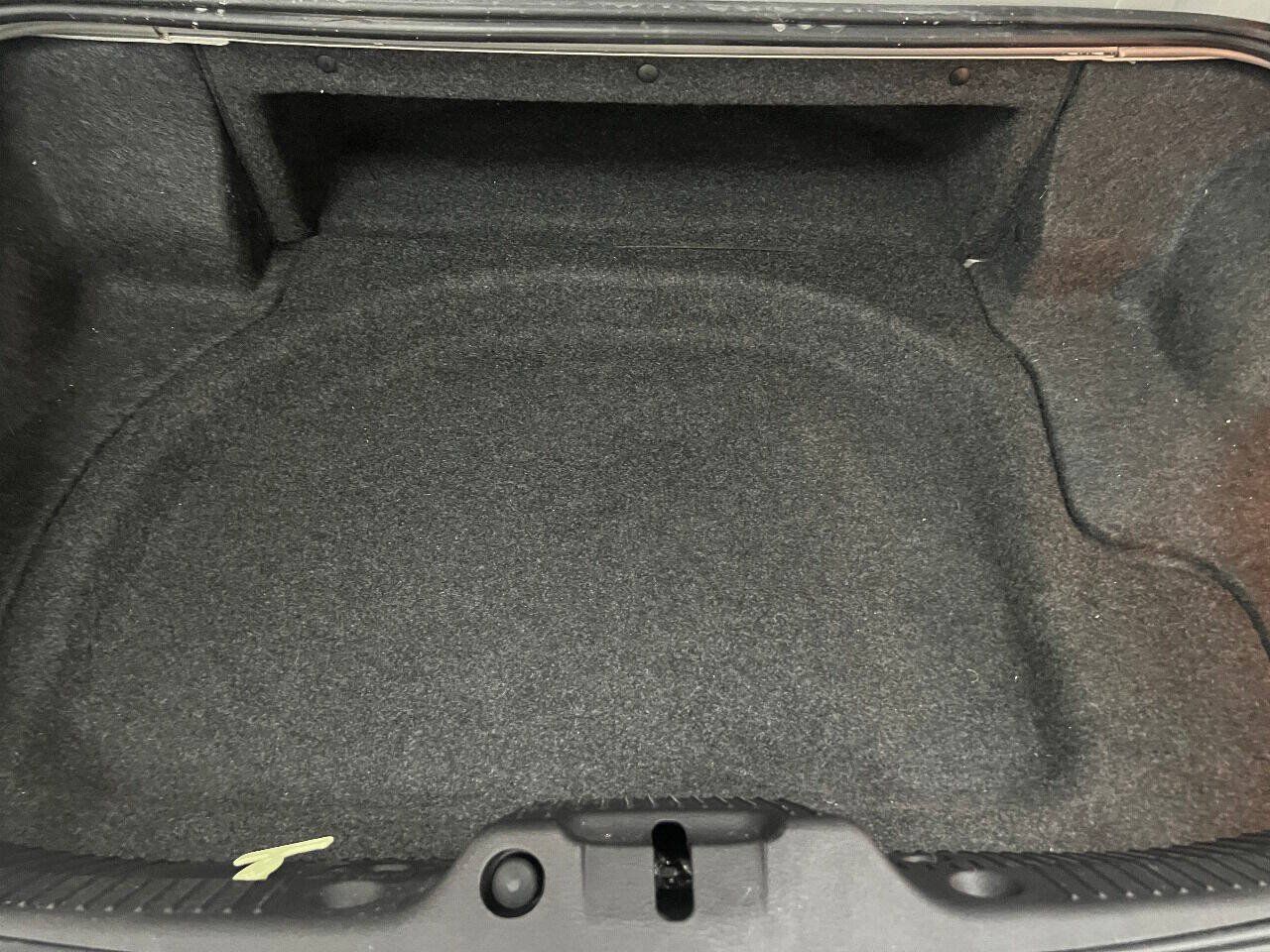 Used 2005 Ford Thunderbird RWD image 96