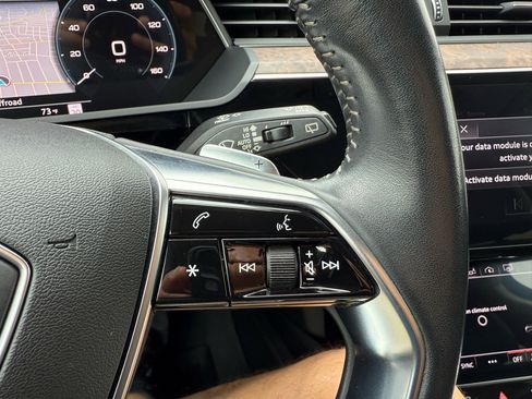 Used 2019 Audi e-tron Premium Plus image 18