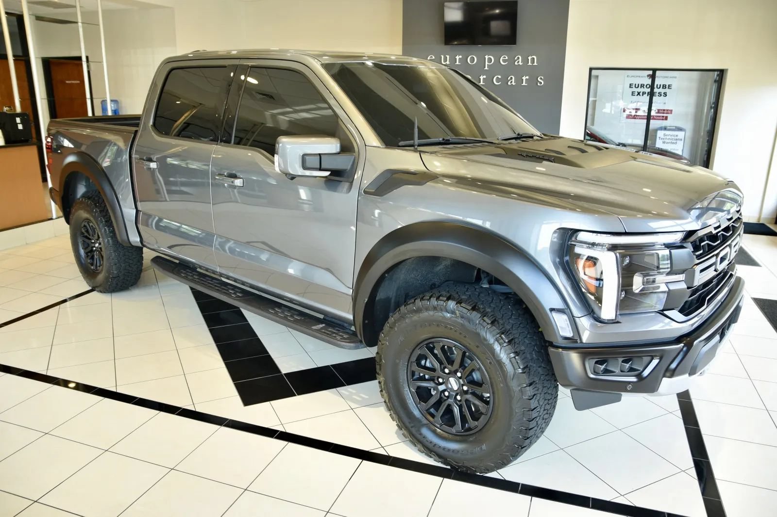 Used 2024 Ford F150 Raptor AWD/4WD image 8