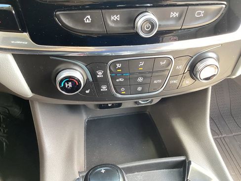 Used 2018 Chevrolet Traverse LT w/ LPO, Floor Liner Package AWD/4WD image 41