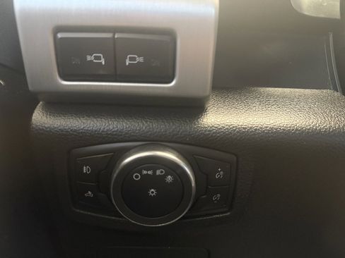 Used 2015 Ford F150 Platinum w/ Equipment Group 701A Luxury image 31