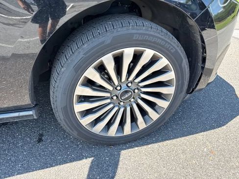 Used 2018 Lincoln Navigator Reserve w/ Technology Package AWD/4WD image 11