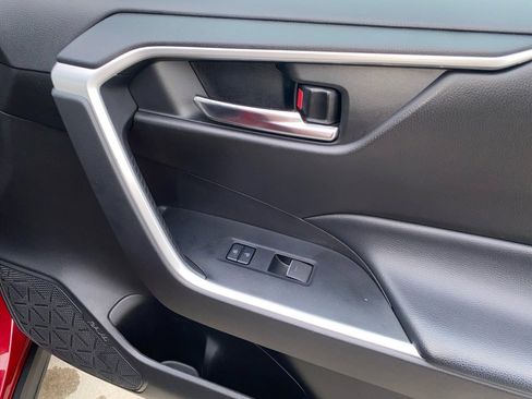 Used 2022 Toyota RAV4 XLE image 35