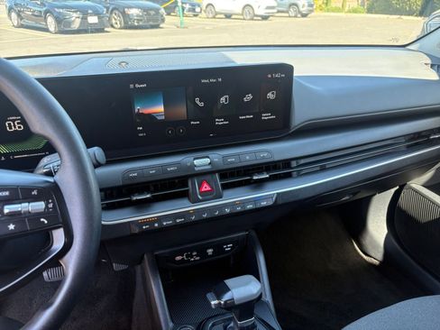 Used 2025 Kia K4 LXS image 17