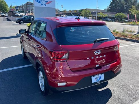 Certified 2025 Hyundai Venue SE FWD image 9