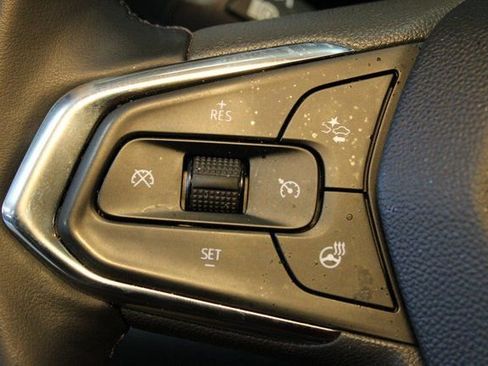 Used 2025 Chevrolet Trax LT w/ LT Convenience Package image 20