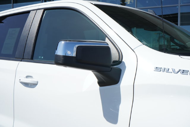Used 2025 Chevrolet Silverado 1500 LT AWD/4WD image 13