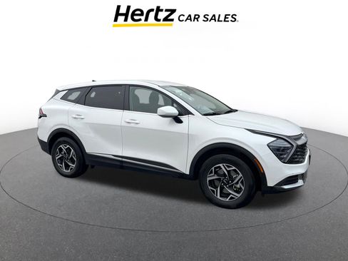 Used 2025 Kia Sportage LX image 1