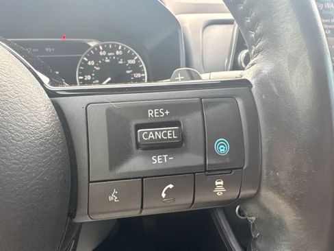 Used 2021 Nissan Rogue SL FWD image 9