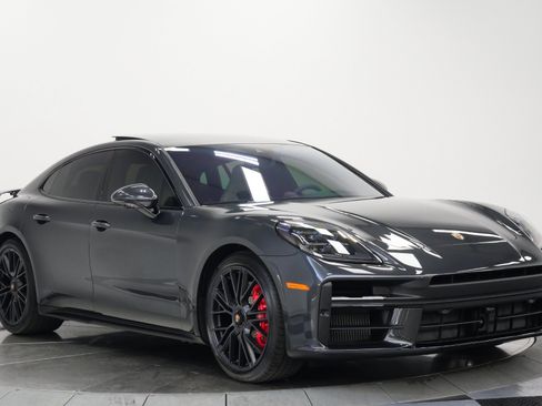 Used 2026 Porsche Panamera GTS AWD/4WD image 3